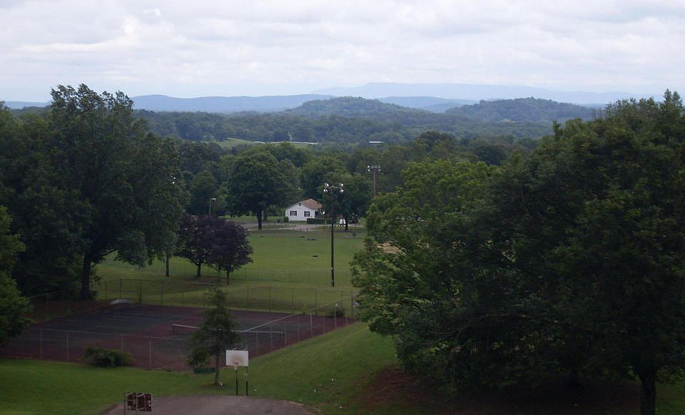 1st image of 3921 Skyline Dr