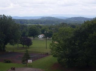 3921 Skyline Dr, Knoxville, TN 37914