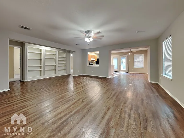 1001 Apollo Cir — Photo 5