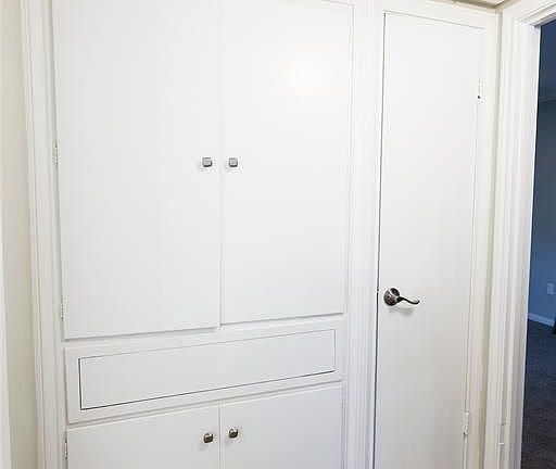 5th image of 2600 Bellefontaine St #20
