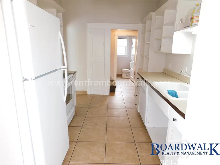 657 E Warnock Ave — Photo 19