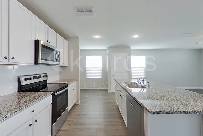 8602 SW 43rd Ter — Photo 9
