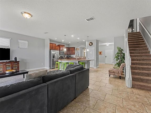 4th image of 4127 OAK TREE DRIVE
