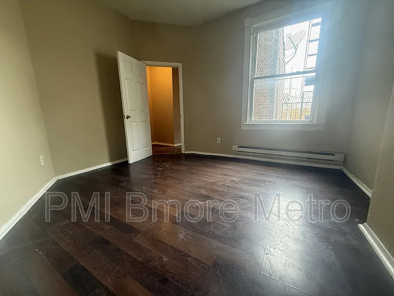720 Newington Ave — Photo 6