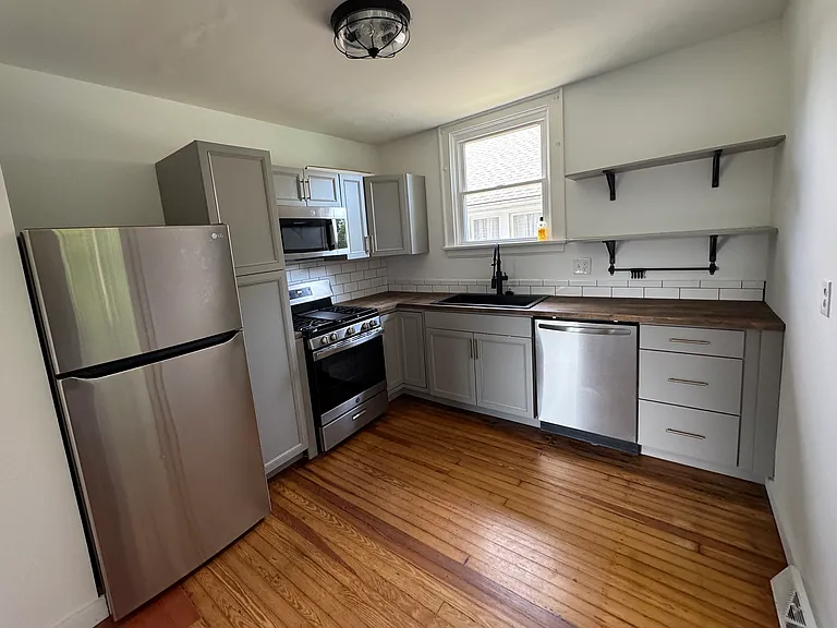 3822 Carlton St — Photo 5