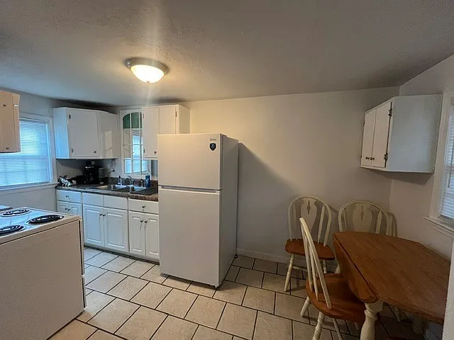 1 bed, 950 sqft, $1,300 — Photo 4