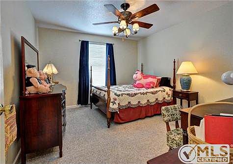 3rd image of 639 Stonewall Ln