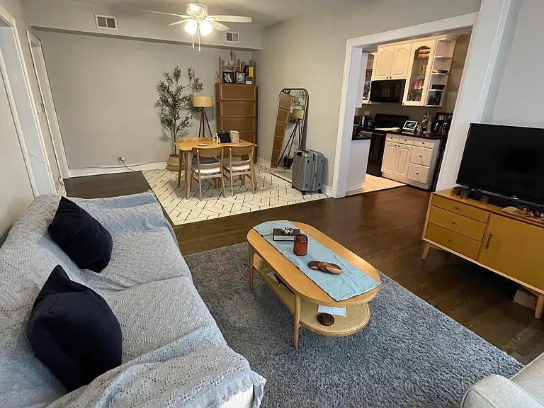 6251 N Sheridan Rd #15 — Photo 1