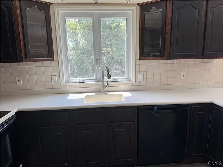 110 Lake Country Dr — Photo 8
