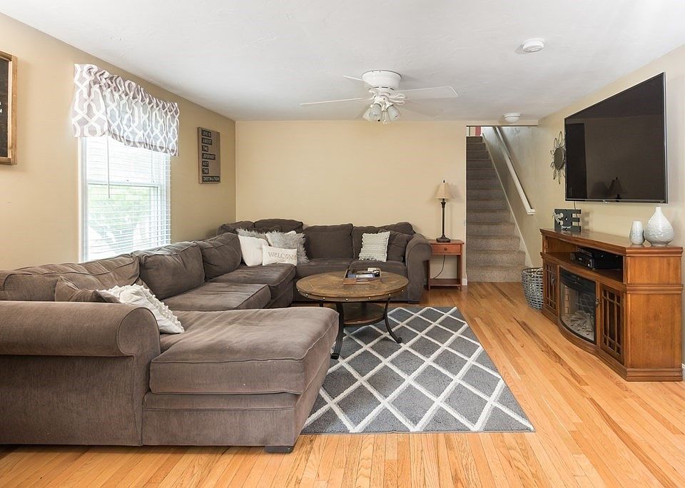 359 Spring St, Rockland, MA 02370 Zillow