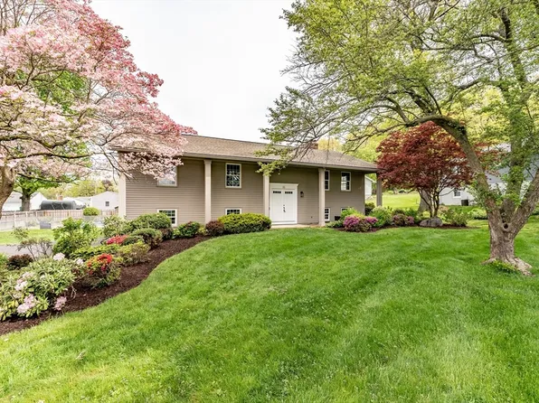 55 Karen Dr, Ludlow, MA 01056