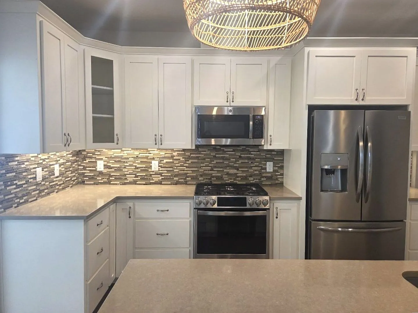 Newer Three bed, 2.5 bath Ashland Home | Available September — Photo 4