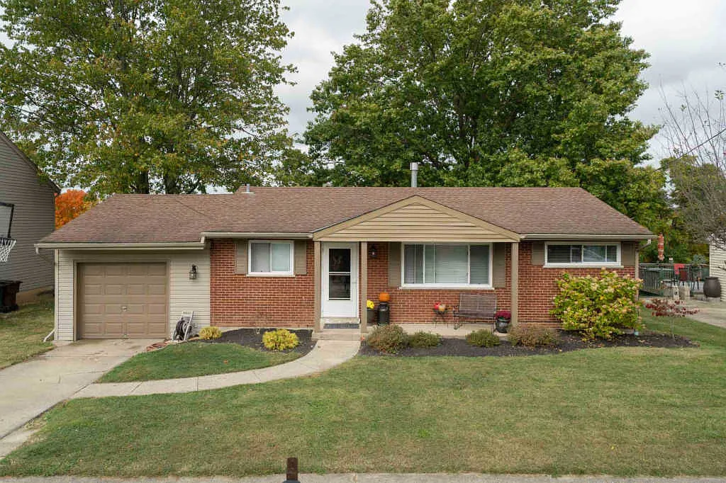 332 Rose Dr photo 1