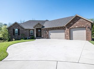 378 N Niangua Dr, Nixa, MO 65714