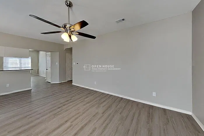 4 bed, 2.5 bath, 2282 sqft, $2,775 — Photo 4
