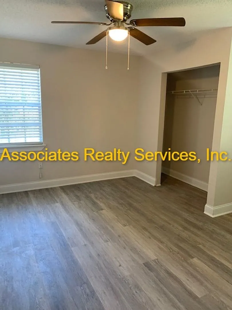3 bedroom home in Windsor Park! 2 Weeks Free with immediate move in! — Photo 4