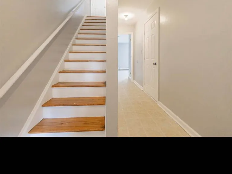 Dane Ct — Photo 2