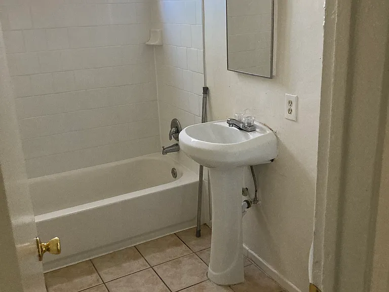 2047 S Mountain View Ave #12 — Photo 2