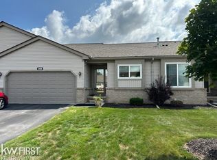 2009 Murray St, Grand Blanc, MI 48439