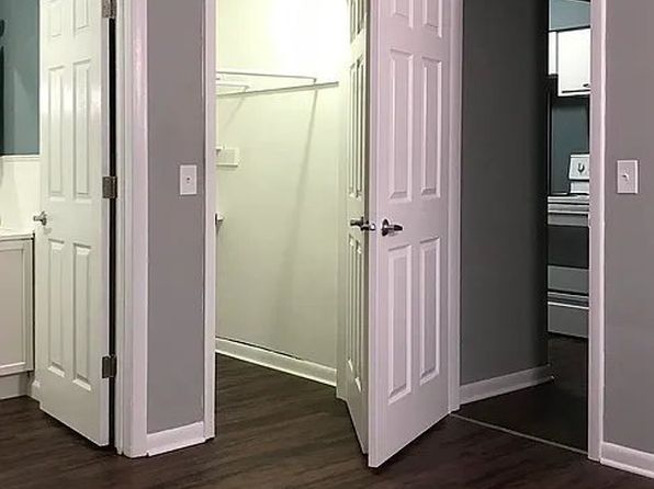 300 Forest Park Dr APT 204