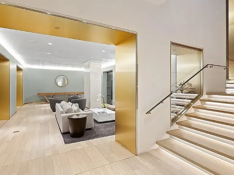 70 W 37th St #1504 — Photo 25
