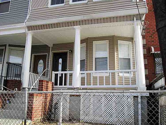 2nd image of 1822 Marmion Ave
