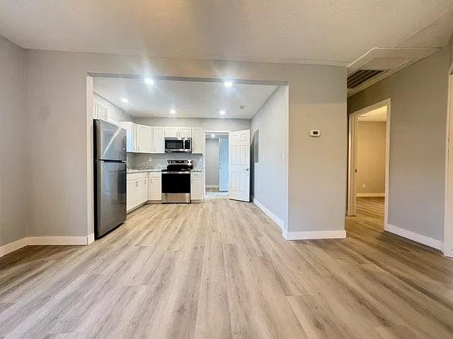 Newly Remodeled 2 Bed/1 Bath House In Charleston — Photo 3