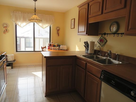 5th image of 2300 N Enlund Dr Unit 4