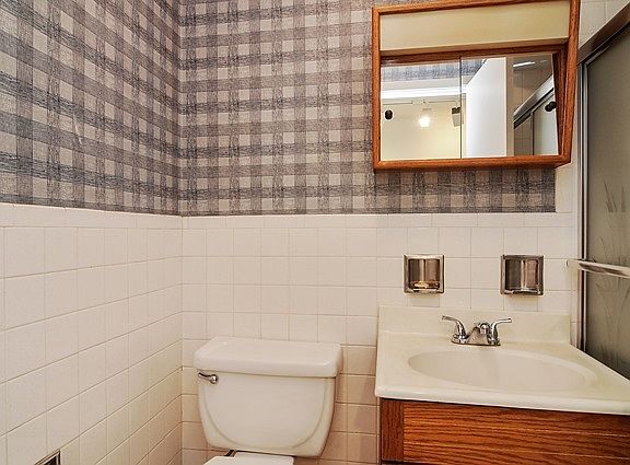 5th image of 455 W Saint James Pl APT 404
