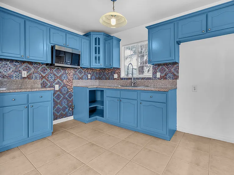 1672 N Soto St — Photo 9