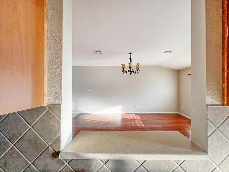 2324 Pearson Way — Photo 9