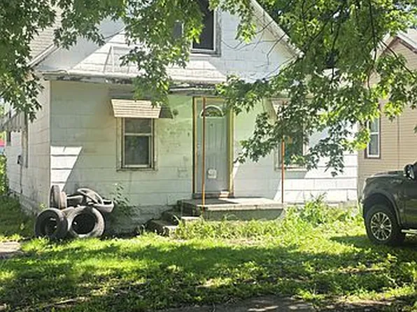 1616 Moultrie Ave, Mattoon, IL 61938