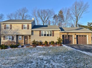 17 Rolling Hills Dr, Wayne, NJ 07470