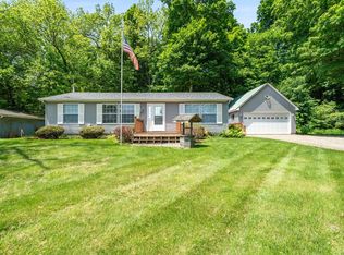 61738 Lake View Dr, Cassopolis, MI 49031