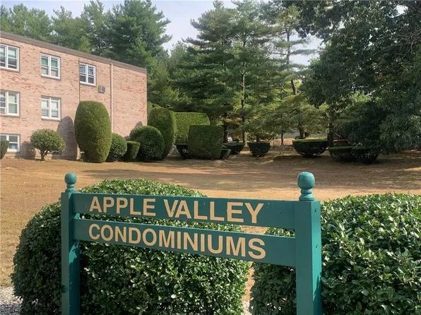 7 Apple Valley Pkwy APT 9, Smithfield, RI 02828