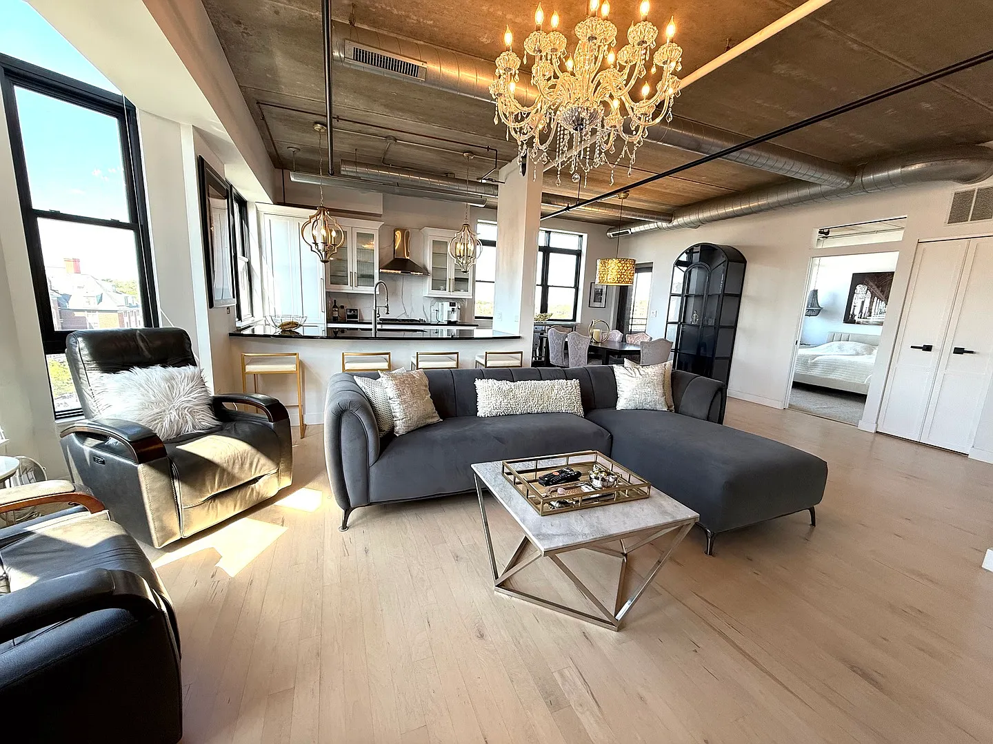 1 bed, 1063 sqft, $2,980 — Photo 2