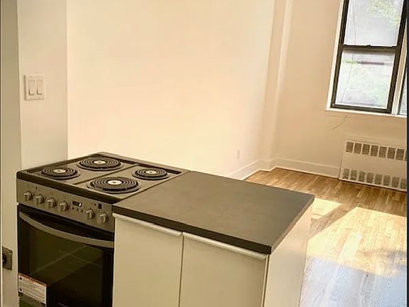 3rd image of 515 E 82nd St APT 4A