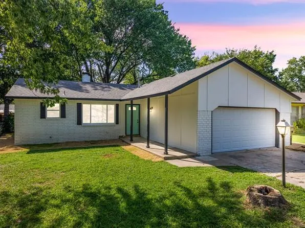 1108 N Hickory Ct, Broken Arrow, OK 74012