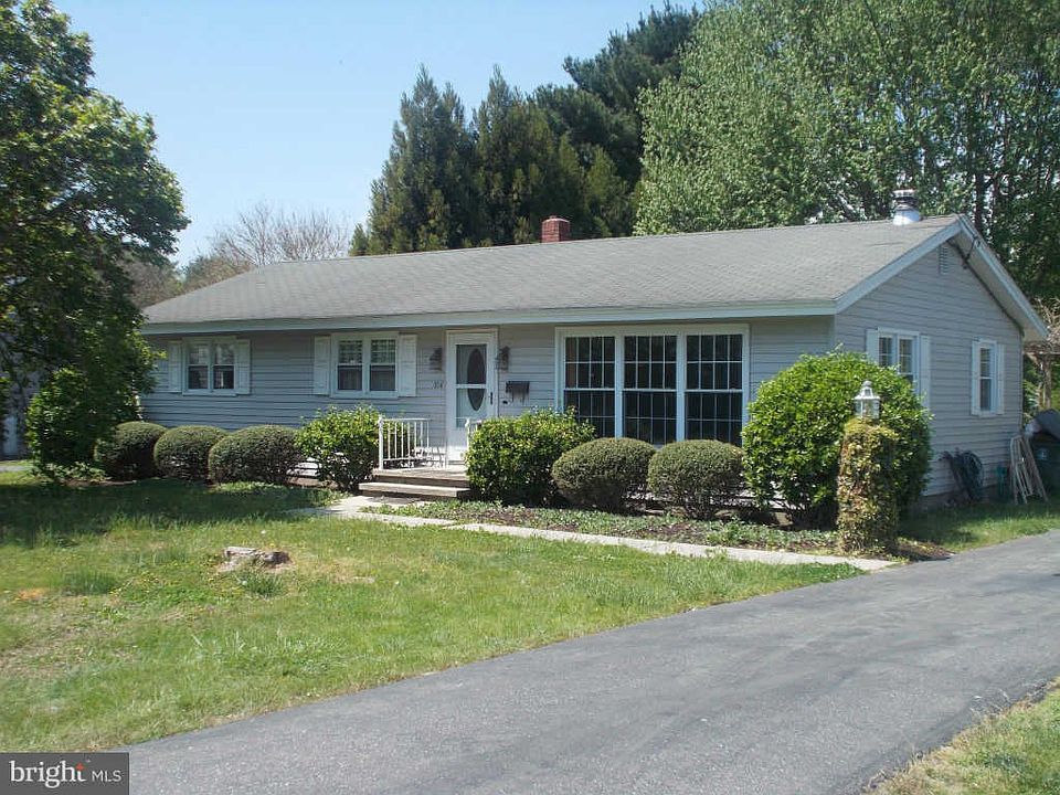 1st image of 104 Esham Ave