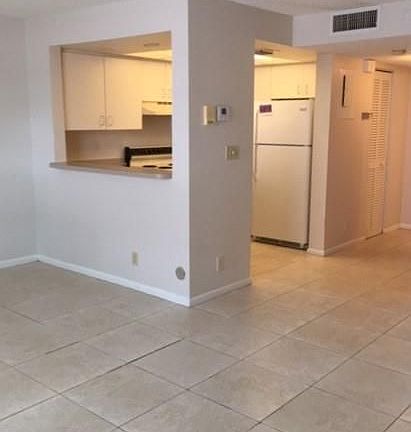 2nd image of 4525 Poinciana St APT 5