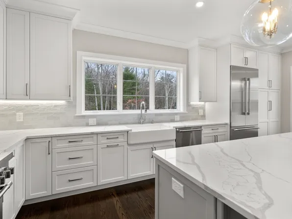 123 Horrigan Dr #16, Dedham, MA 02026