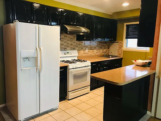 Rented by Amin Property Group Inc | media 1