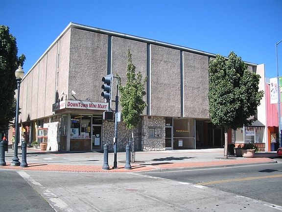 4th image of 400 Georgia St