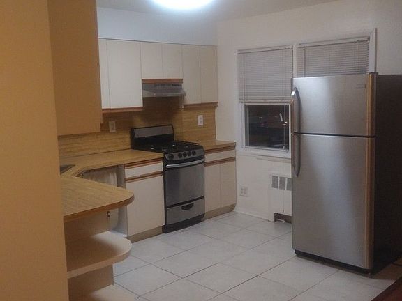 2nd image of 92-08 Ditmars Blvd #2