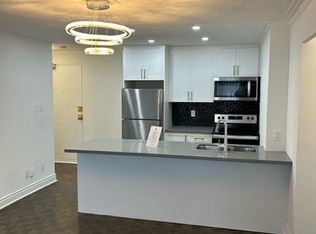 2 Superior Ave #8, Toronto, ON M8V 2M3