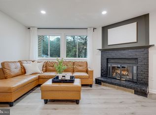 8234 Crestmont Cir, Springfield, VA 22153