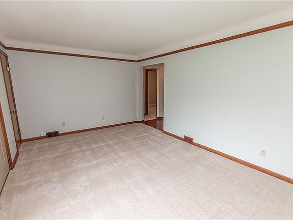 4th image of 6982 Beresford Ave