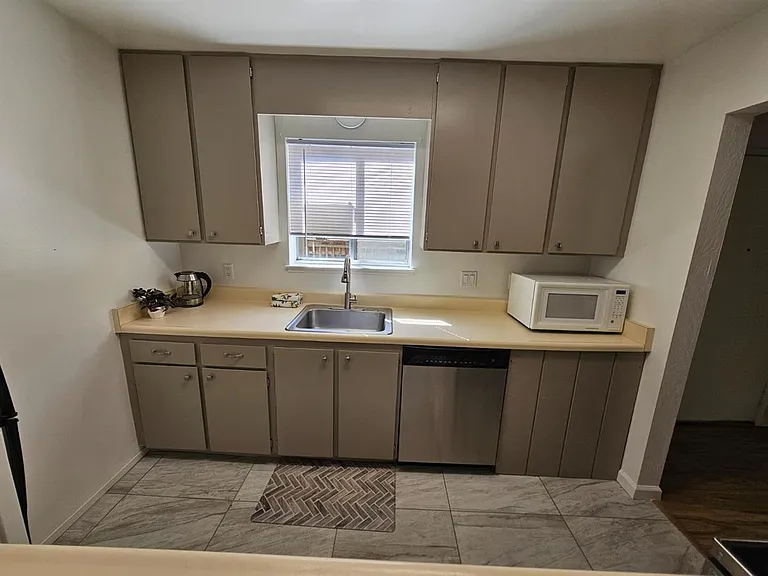 1060 Oak Grove Rd #37 — Photo 5