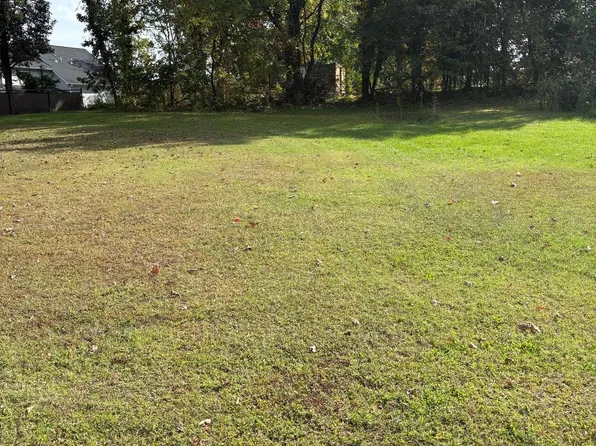 Poplar Dr, Upper Marlboro, MD 20774