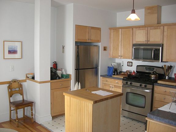 bright eat-in kitchen